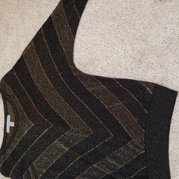 Top - Picture 3 of 4